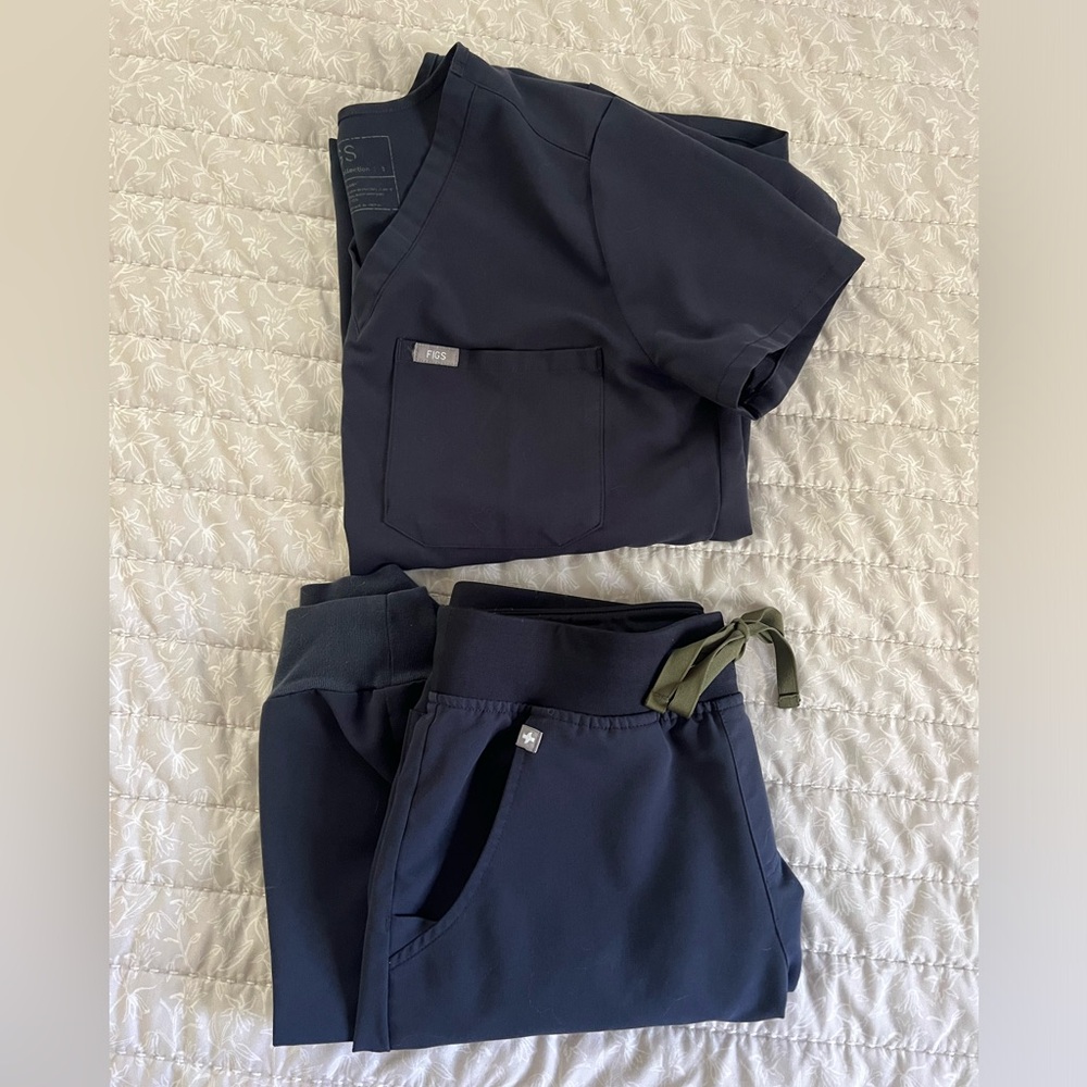 Figs scrubs